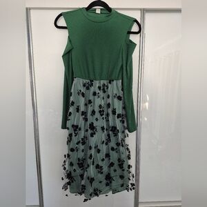 SHEIN Green Ribbed Top